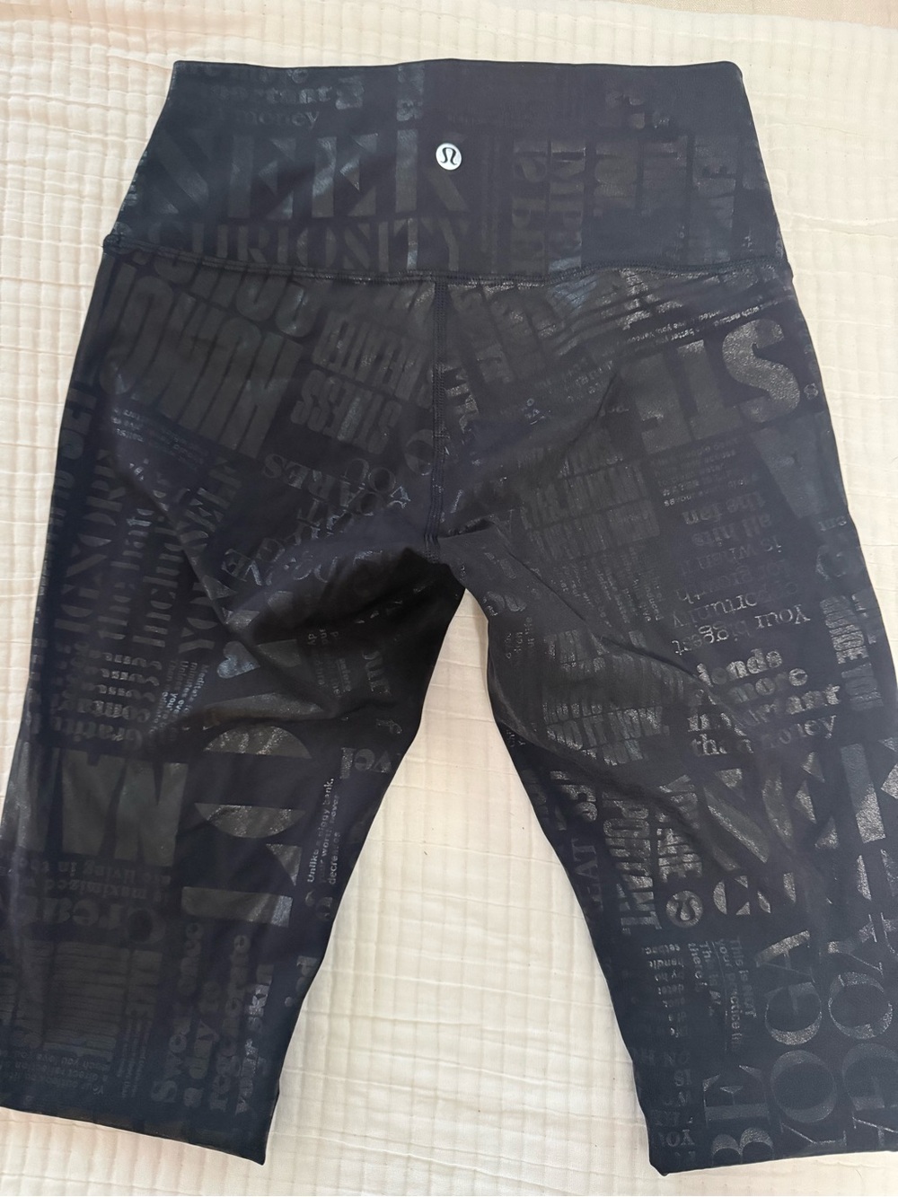 lululemon - crop leggings size 6 - limited edition